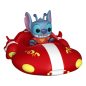 Preview: Detailansicht der Lilo & Stitch Bitty POP! Vinylfigur: Stitch sitzt lächelnd in seinem roten Raumschiff ‚The Red One‘ mit gelben und weißen Details.